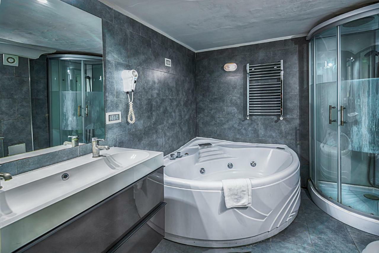 Suite Apartments Angioini Napoli Exterior foto